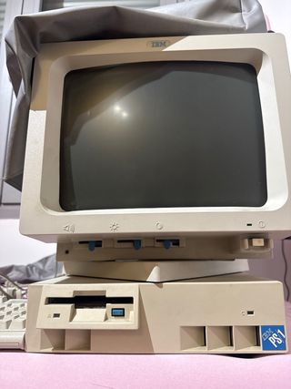 Ordenador IBM PS/1 Vintage