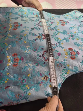 Chaleco fallero azul floreado