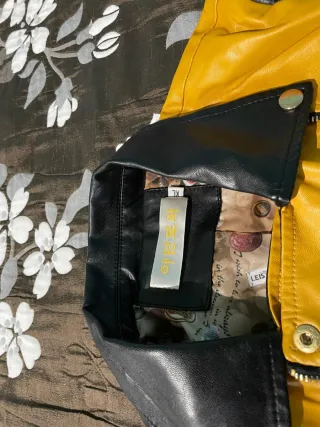 Chaqueta cuero amarilla y negra Talla M