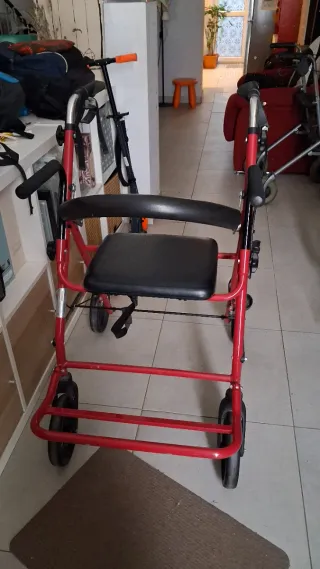 Andador para adultos rojo