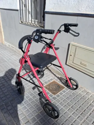 Andador para adultos rojo