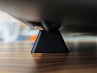 SUPPORTO ELEVATORE PORTATILE PER COMPUTER