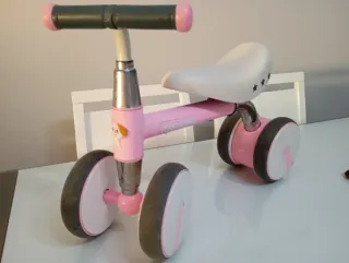 Bicicleta de aprendizaje rosa
