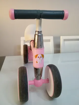 Bicicleta de aprendizaje rosa