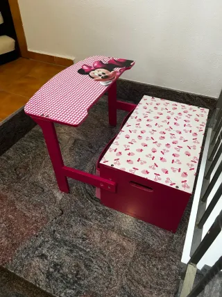 Banco y pupitre infantil Minnie Mouse