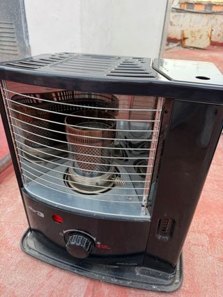 Estufa de pellets Kero negra