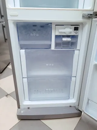 Frigorífico 'LG' combi no frost