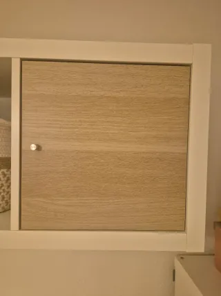 Estantería Ikea con puertas