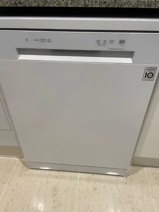 Lavavajillas con tan solo 21 mes de uso.