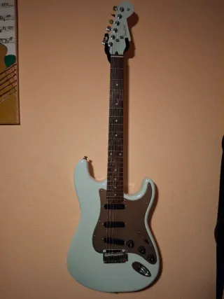 Lote 3 Guitarras Eléctricas + Amplificador