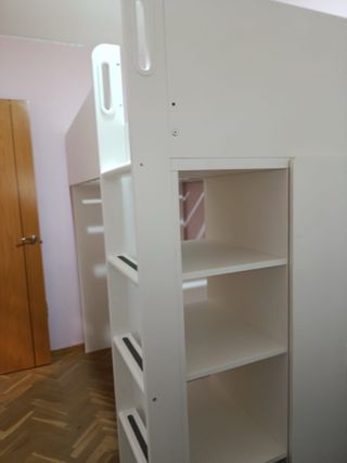 Cama alta IKEA blanca con escritorio y cajones