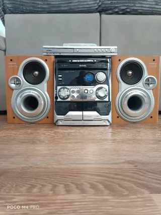 Equipo música Philips fw C700 con altavoces Aiwa