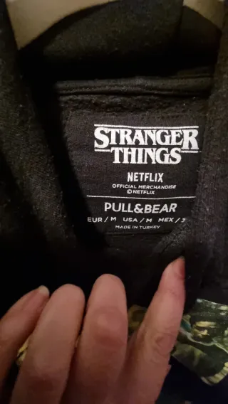Sudadera Stranger Things Negra