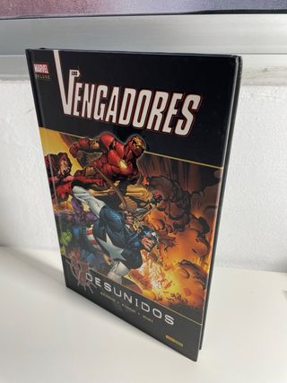 Vengadores Desunidos-Marvel Deluxe