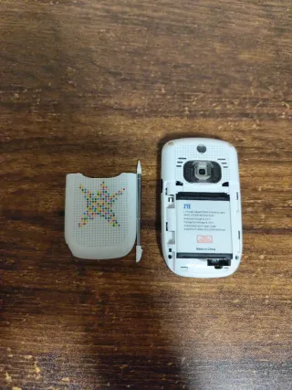 Móvil Vodafone Indie Agatha Ruiz de la Prada