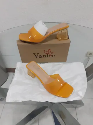 Sandalias Vanice tacón transparente naranja