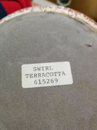 Lámpara sobremesa terracota diseño tribal. Pie