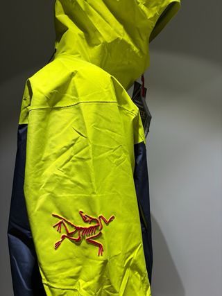 Chaqueta Arc'teryx Alpha SV Año Del Dragón 2024