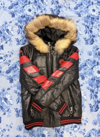 Chaqueta Off-White Negra con Capucha