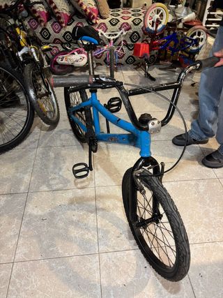 Bici BMX azul