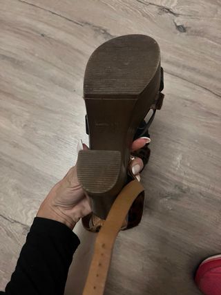 Sandalias de piel con estampado animal