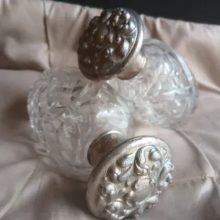 Conjunto 2 botellas perfume cristal tallado