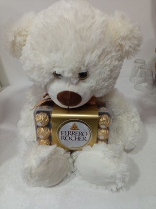 Oso de peluche con globo y dulces