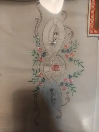 Tovaglia 12 posti ricamata lunghezza 190 cm x 112