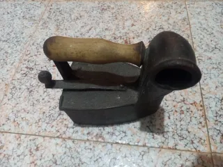 Plancha de hierro antigua