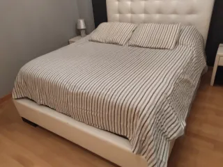 Funda edredón rayas grises y blancas con 2 fundas.