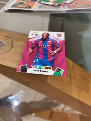 Cromo Kiko Femenía Adrenalyn XL 25-26