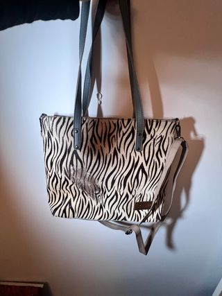 Bolso de piel con estampado cebra