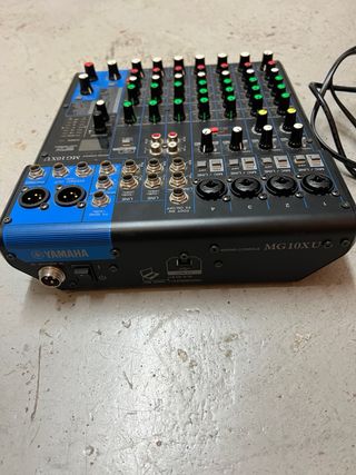 Mesa de mezclas Yamaha MG10XU