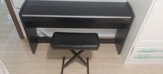 Piano Digital Roland F-140R Negro