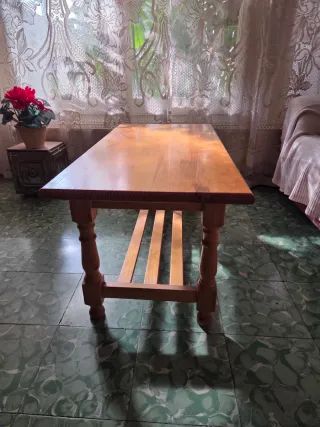 Mesita auxiliar de madera