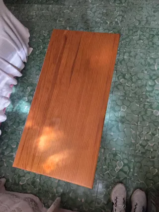 Mesita auxiliar de madera