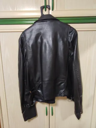 Cazadora de cuero Zara