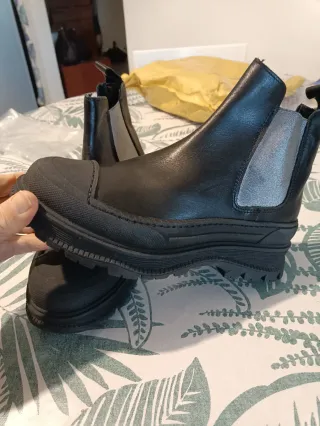 Scarponcini donna Alesya neri