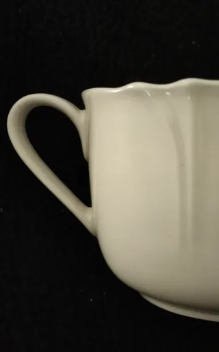 Bricco latte porcellana cm 18x9x8