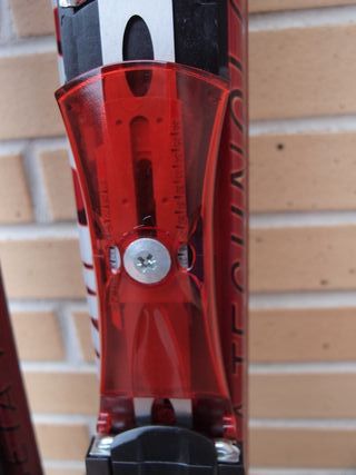 Esquís Atomic 168cm con fijaciones