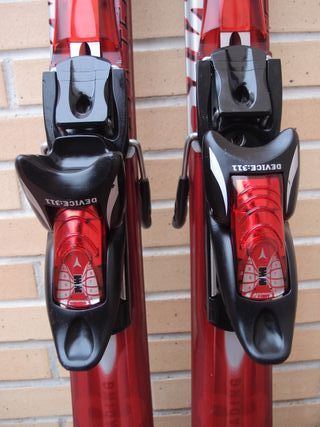 Esquís Atomic 168cm con fijaciones