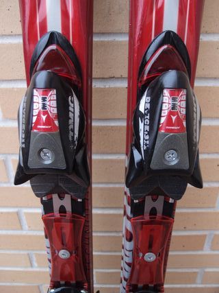 Esquís Atomic 168cm con fijaciones