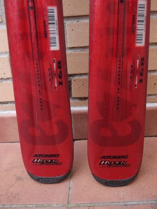 Esquís Atomic 168cm con fijaciones