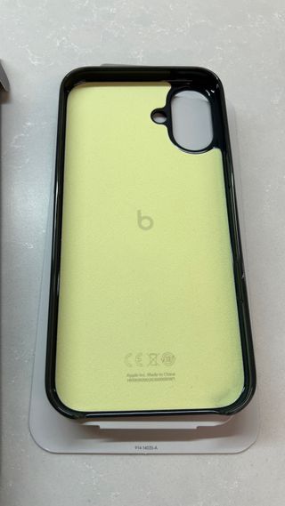 Funda Beats iPhone 16 Plus MagSafe Negra