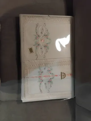 Lenzuolo matrimoniale con 2 federe ricamate