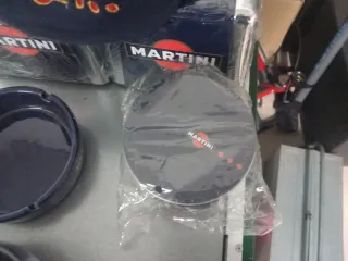 Lote Martini: vasos, gorra, cenicero