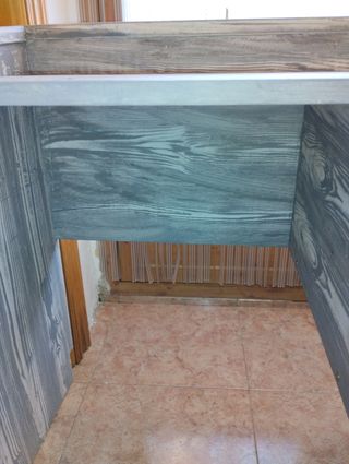 Mesa de estudio restaurada