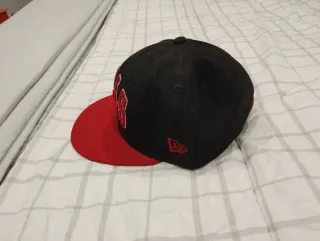 Gorra New Era Chicago Bulls Negra y Roja