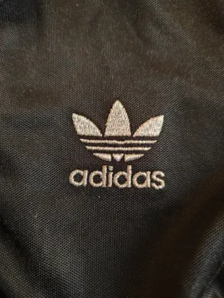 Sudadera Adidas Negra con Capucha