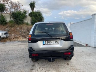 Mitsubishi Montero 2003